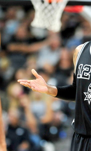 Aldridge still starting slowly, but Spurs rout Nets for first win
